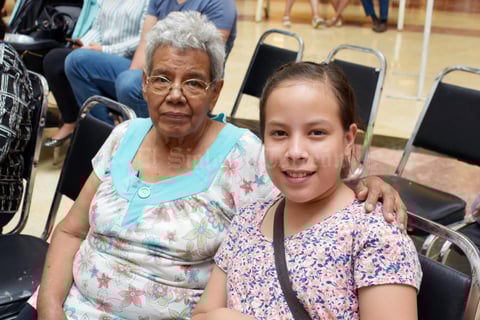 27092018 María de Jesús y Victoria Michelle.