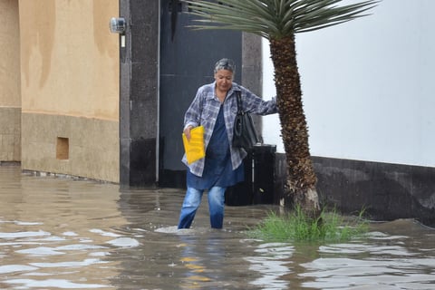 La Dirección de Tránsito y Vialidad, informó en redes sociales sobre algunas vías con mayor nivel de agua.