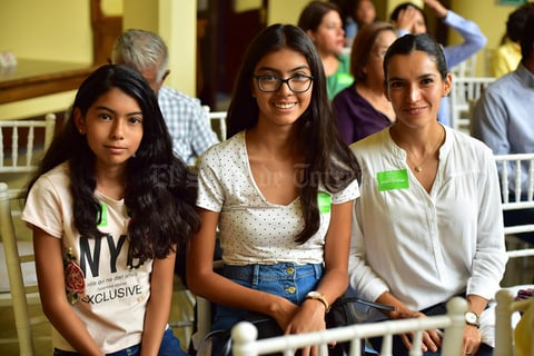 28092018 Natalia, Sofía y Fabiola.