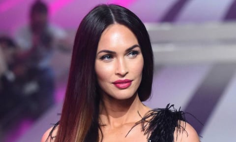 Megan Fox declaró que cuando era adolescente fue vetada de todos los WalMart de Florida ya que robaba el maquillaje.