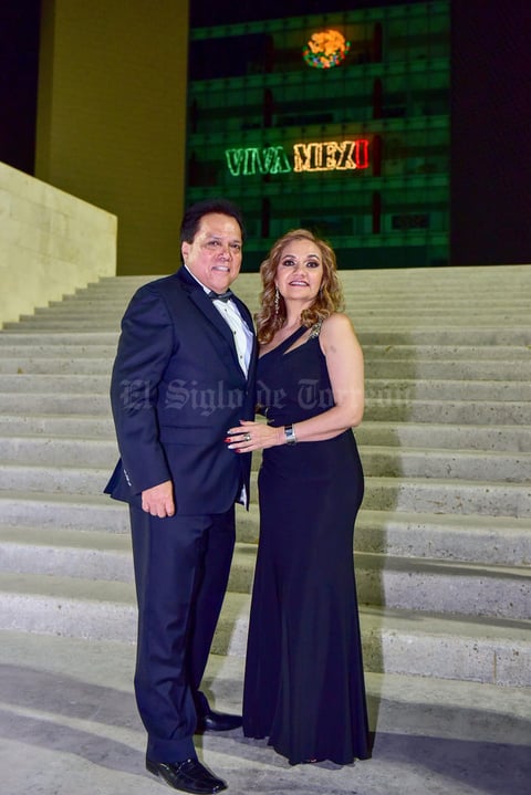 30092018 EN RECIENTE EVENTO.  Gerardo Márquez y Rosy de  Márquez.