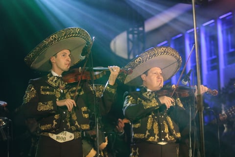 La música de Joan Sebastian, Vicente Fernández, José Alfredo Jiménez y hasta Pedro Infante también protagonizó la clausura.