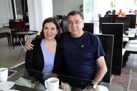 Claudia Salcedo y Rogelio Flores.