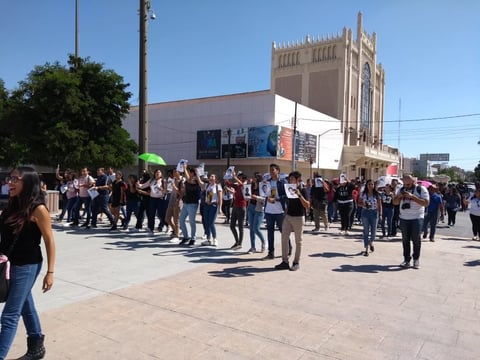 En Torreón no olvidan el 2 de octubre y salen a marchar