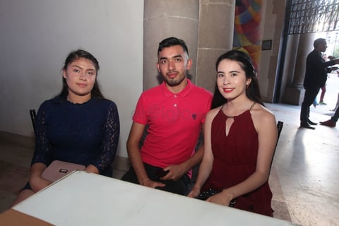 Carolina Silva, Manuel Silva y Carolina Ibarra.