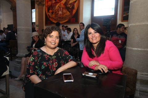 Lorena Hernández y Yazmín Marou.