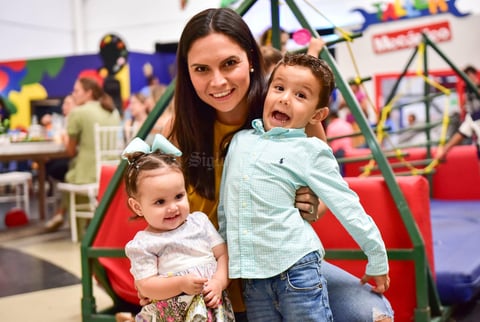 Ale con sus hijos Miriam y Rodrigo