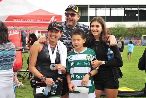 Pablo Fernando Sofia y Lorena primer lugar en su categoria