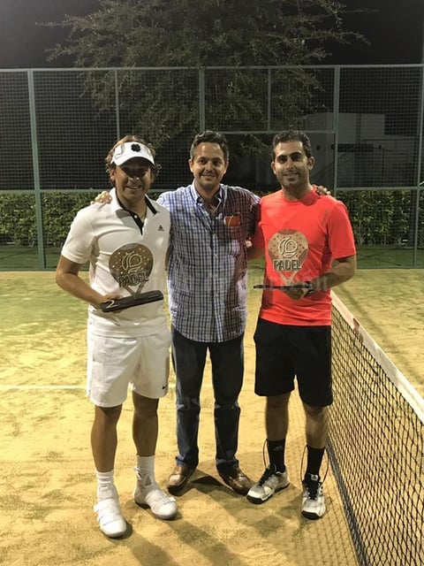 Manolo Jaidar con Mario y Jorge campeones de Segunda Fuerza