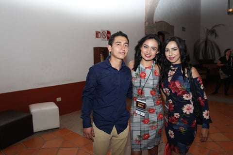 Presentan pasarelas en Congreso Internacional de Moda y Negocios