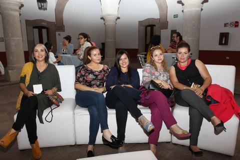 Presentan pasarelas en Congreso Internacional de Moda y Negocios