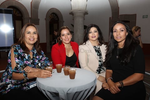 Presentan pasarelas en Congreso Internacional de Moda y Negocios
