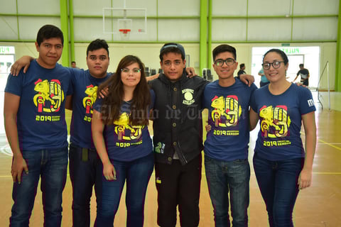 07102018 EN EVENTO ESCOLAR.  Jorge, Martín, Ivonne, Eduardo, Jesús y Marilú.