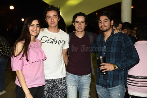 11102018 Vanessa, Daniel, Luis y Alessandro.