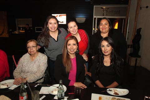 Dra. Martha Corral, Fabiola Blanco, Nereyda Rodríguez, Ivette Martínez y Michelle.