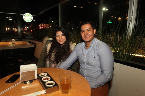 Gabriel Martínez y Vanessa Flores.