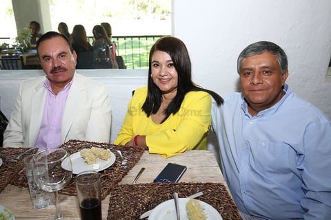 Óscar Ortiz, Rosa Navarro y Eduardo Corral.