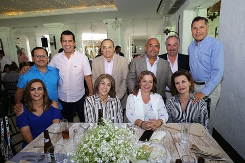 Armada y Olivia Barrón, Alfredo Valles, Saúl Medina. Tere Bechelani, Gaby Vázquez, Ing. Miguel Garza,Yaqui Martínez. y Carlos Valles.