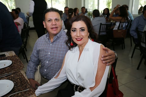 Abel Lazarín y  Sandra de Anda Camarena.