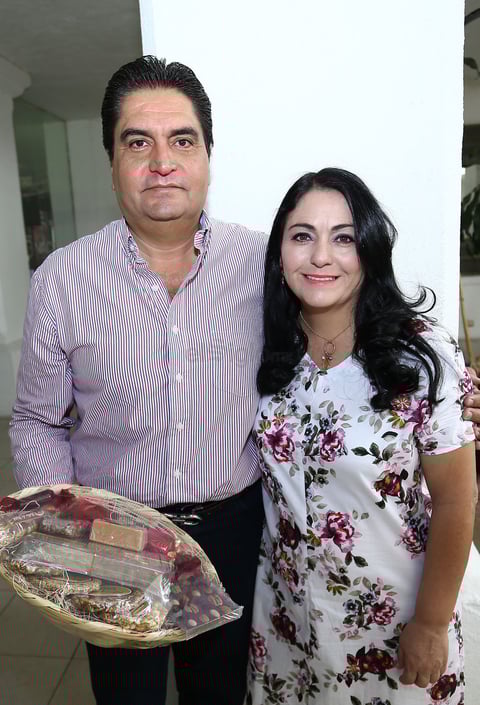 Fernando Granados y Yamile Bechelani de la Parra.