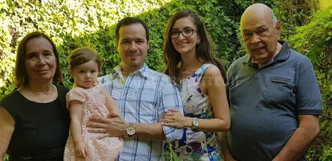 18102018 EN FAMILIA.  Socorro Olazábal, Paulina, Francisco Zavala, Iveth Alberto y Francisco Zavala.
