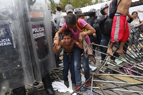 Viajan lo mismo hombres, que jóvenes, mujeres y niños.
