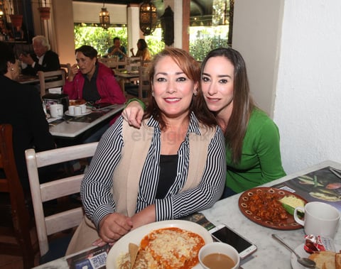 Mónica Lozoya y Adriana Arzac.