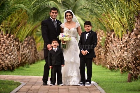 21102018 La feliz pareja con los pajecitos.