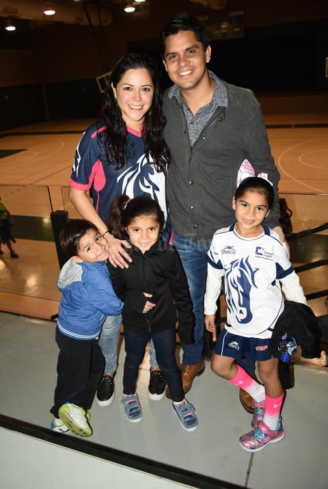 21102018 Mayra Inzunza de Ayala, Alejandro Ayala, Alejandro, Fernanda y Natalia.