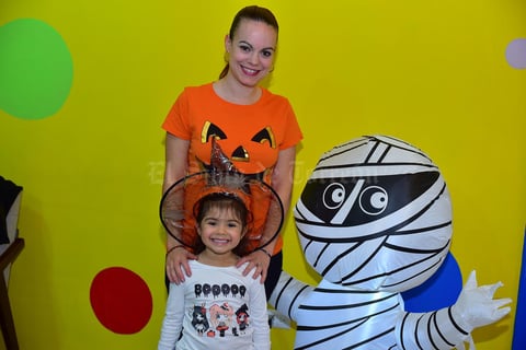 26102018 Anilú y Annia.