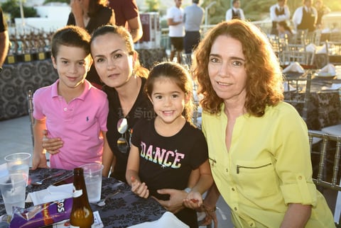 Lina Emma Erika y Esteban