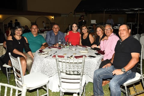Alma, Armando, Hector, Lola, Rosa, Ivana, Miguel, Bruno y Julia
