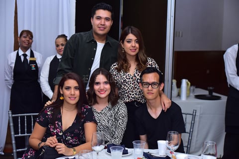 Ramses, Ana, Karla, Sara y angel