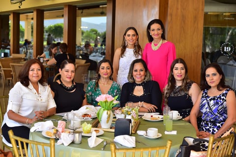 Pati, Adriana, Mayra, Josie, Diana, Lupita, Mayra y Sandra