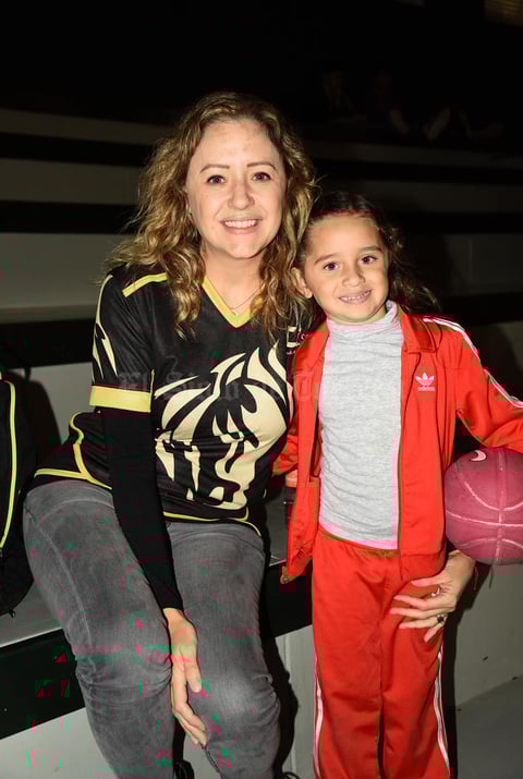 Ana Tere de Zamudio y Alana Zamudio