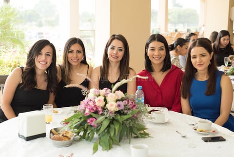 Ale Robles Gaby Avila Lizzy Raigoza Pau Ulloa y Angelina Hernandez