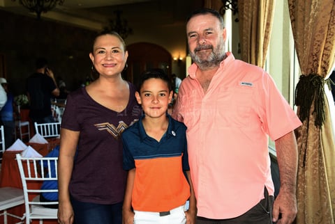 Monica, Gabriel y angel Aguirre