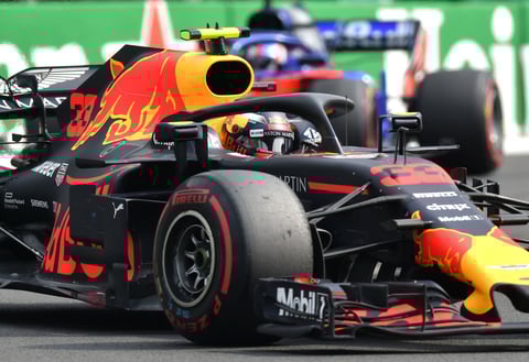 El holandés Max Verstappen corre durante el Gran Premio de México.