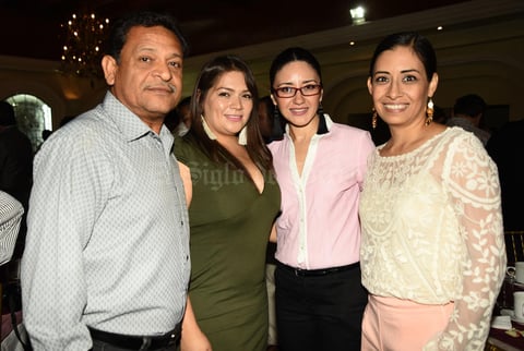 29102018 José del Castillo, Silvana Tello, Karla Campa y Yuliana Encina.