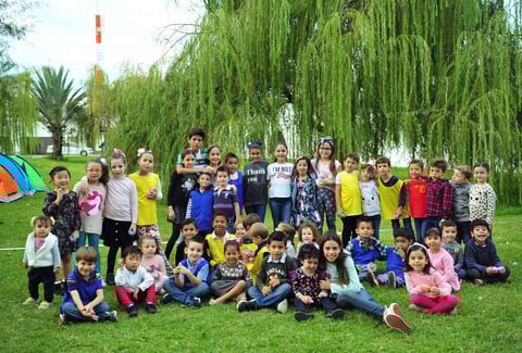 28102018 DIVERTIDO FESTEJO.  Sergio y Estefanía con sus amiguitos en su fiesta de cumpleaños.