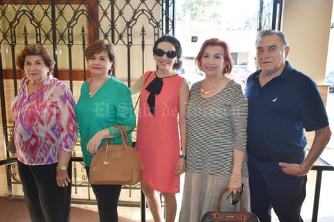 31102018 Victoria, Paty, Cristy, Cristy y Manuel.