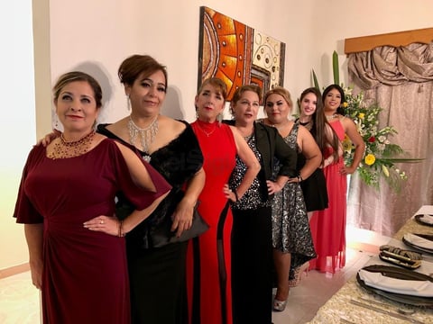 Lauris, Tere, Güera, Nora, Muñe, Karen y Nena.