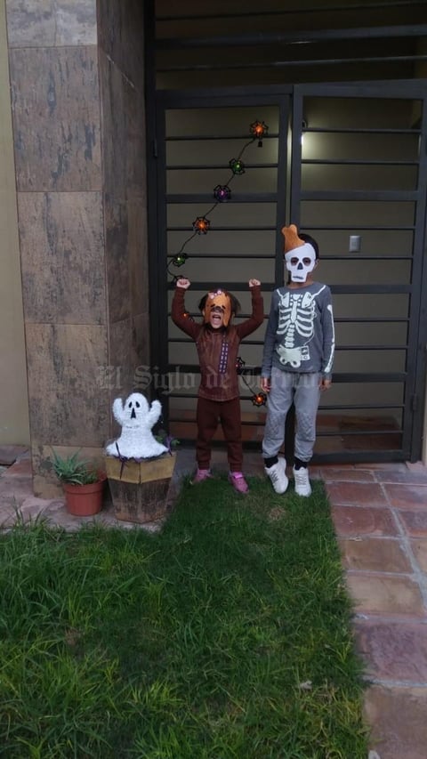 02112018 DULCES O TRAVESURAS.  Helena y David.