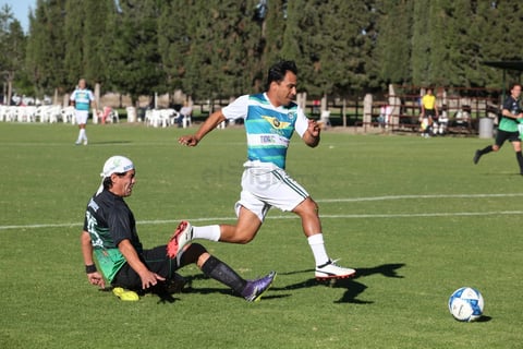 Fue precisamente un centro de Rodrigo Ruiz el que encontró Eduardo Lllingston para poner el segundo en la frente del equipo del Campestre.