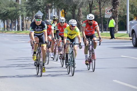Celebran la Vuelta Ciclista a La Laguna