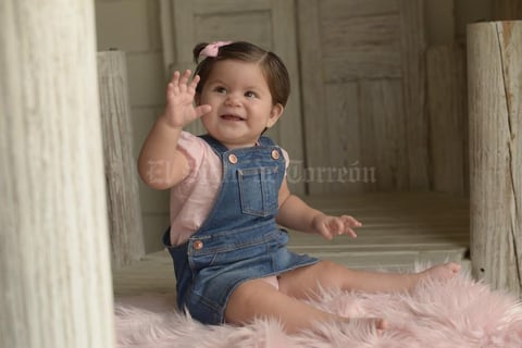 04112018 Carlota García Frausto, hija de Carlos Salvador García López y Selene Frausto Santoscoy.