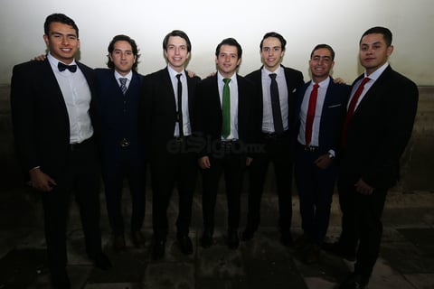 Norman, Alfredo, Guillermo, Roberto, Eduardo, Saúl y Roberto.