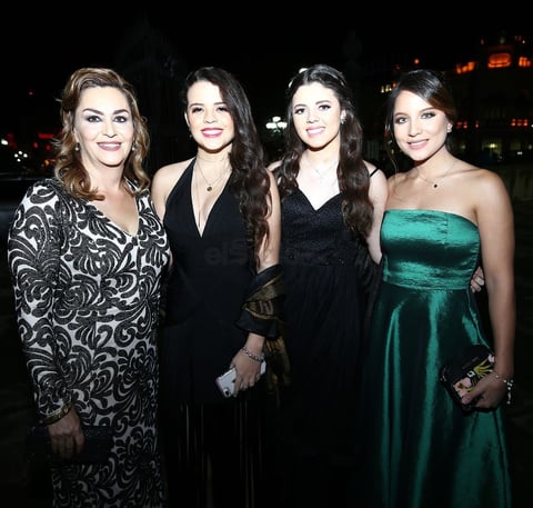 Tere Bechelani, Ale, Rebeca y Jocelyn.