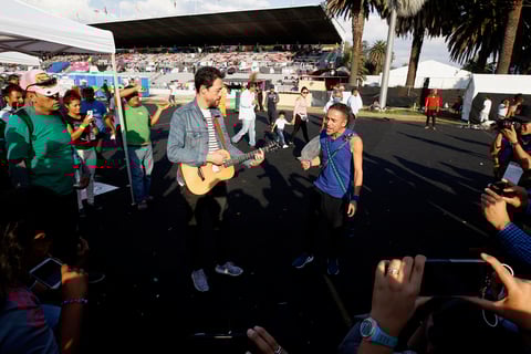 Aunque no se tiene contemplado que interpreten algunas de las melodías que hicieron famosa a su banda, Albarrán dijo que "traemos una guitarra".