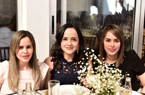 Faryna Rodriguez, Valeria Quiroga y Marcela Calderon